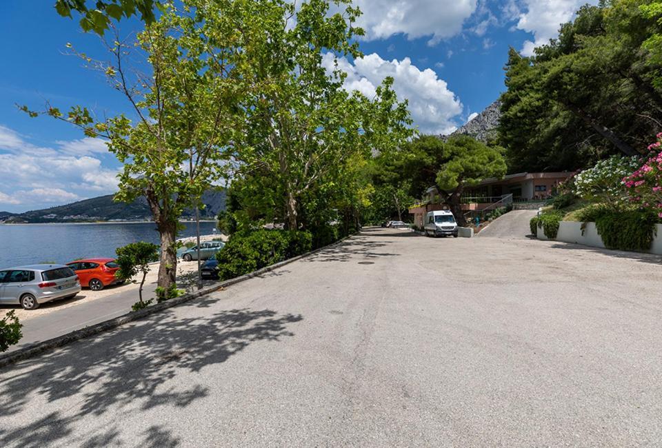 ホテル Tourist Settlement Brzet オミシュ エクステリア 写真